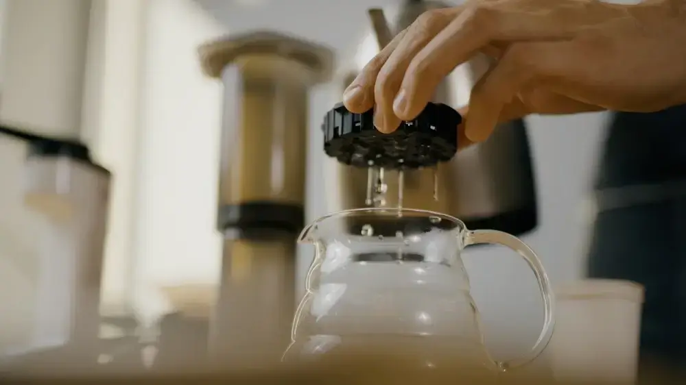 priprava-kavy-cez-aeropress3